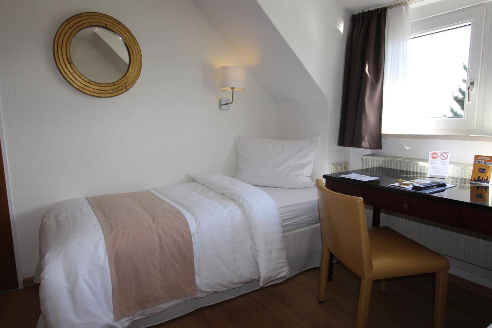 Boutique Hotel Restaurant Hollerather Hof Hellenthal Rom bilde