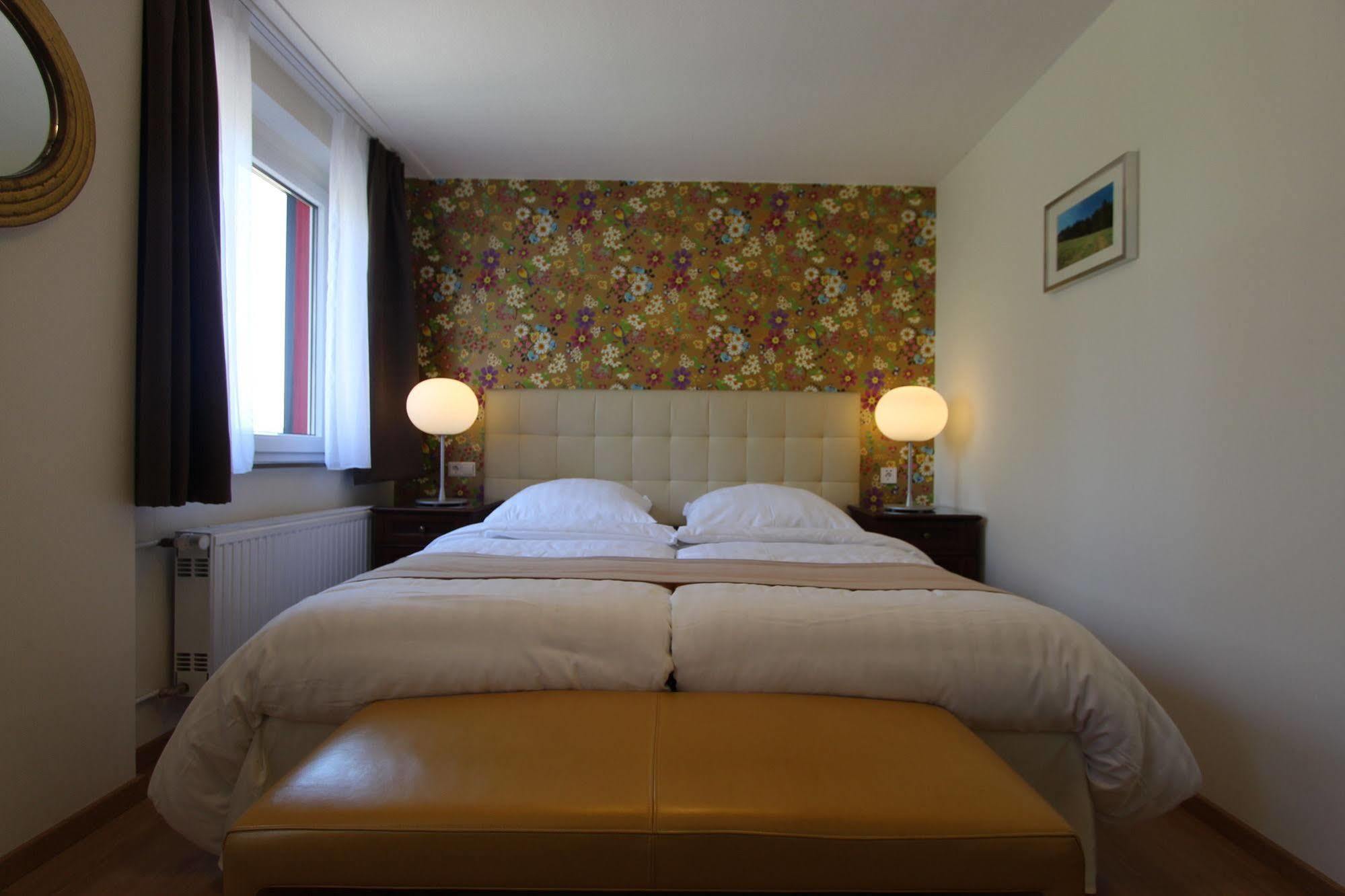 Boutique Hotel Restaurant Hollerather Hof Hellenthal Eksteriør bilde